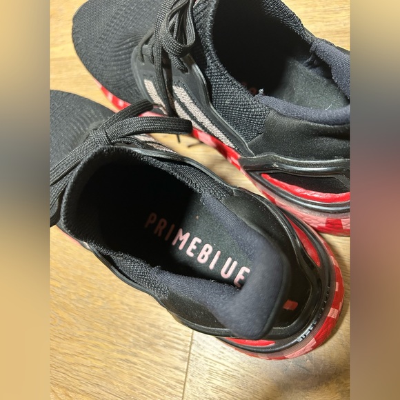 Women’s 9/men’s 7.5 Adidas Ultraboost - Picture 6 of 9